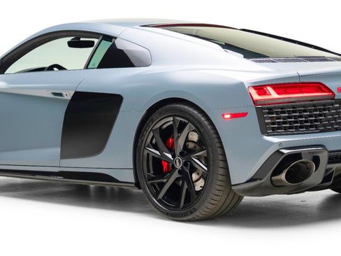 Used 2022 Audi R8 V10 w/ Premium Package RWD image 84