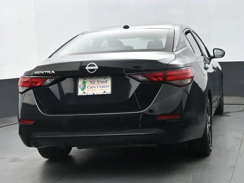 Used 2025 Nissan Sentra SV FWD image 8