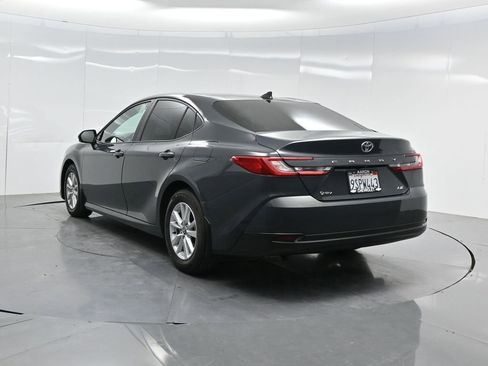 Used 2025 Toyota Camry LE image 5