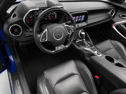 Used 2017 Chevrolet Camaro SS RWD image 14