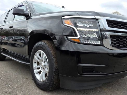 Used 2019 Chevrolet Suburban LT image 20