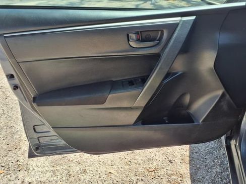 Used 2014 Toyota Corolla L FWD image 12