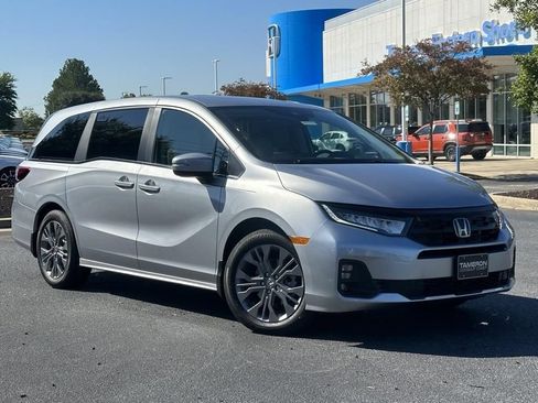 New 2026 Honda Odyssey Touring image 2