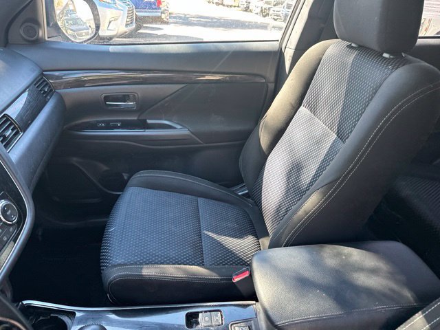 Used 2018 Mitsubishi Outlander ES AWD/4WD image 15