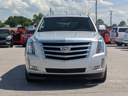 Used 2017 Cadillac Escalade Luxury image 8