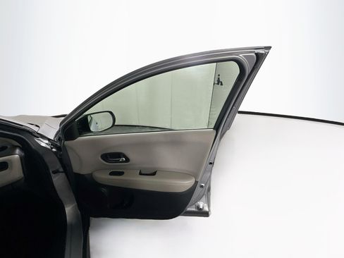 Used 2017 Honda HR-V LX image 30