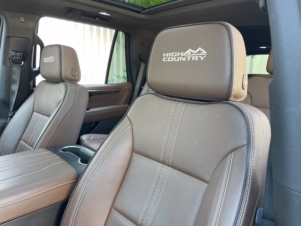 Used 2025 Chevrolet Tahoe High Country AWD/4WD image 24