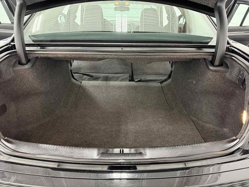 Used 2019 Chrysler 300 Touring w/ Sport Appearance Package image 22