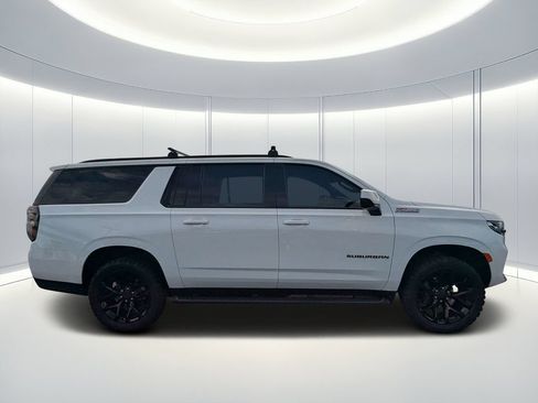 Used 2021 Chevrolet Suburban Z71 AWD/4WD image 3