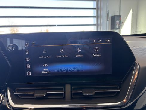 New 2026 Chevrolet Trax RS w/ Sunroof Package image 13