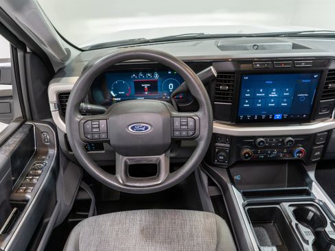 Used 2023 Ford F250 XLT w/ XLT Premium Package AWD/4WD image 13
