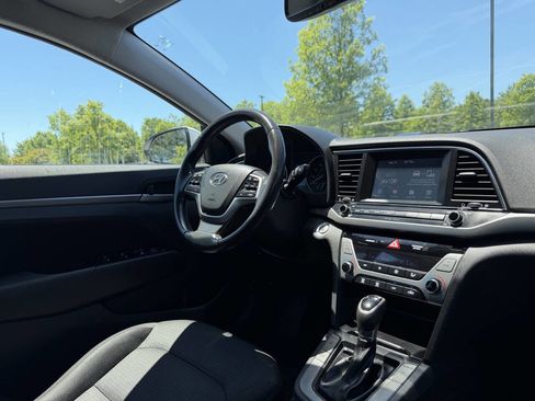 Used 2018 Hyundai Elantra Value Edition FWD image 18