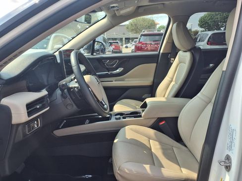 Used 2025 Lincoln Corsair Reserve FWD image 17