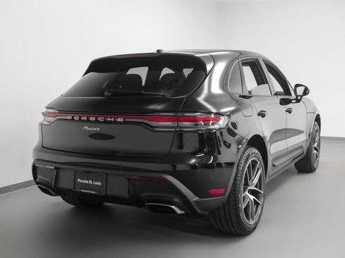 Certified 2025 Porsche Macan image 9
