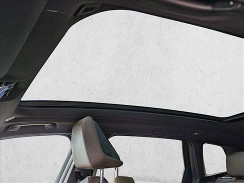 Used 2025 BMW X3 xDrive30i w/ Premium Package image 15