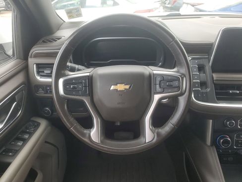 Used 2022 Chevrolet Suburban LT RWD image 11