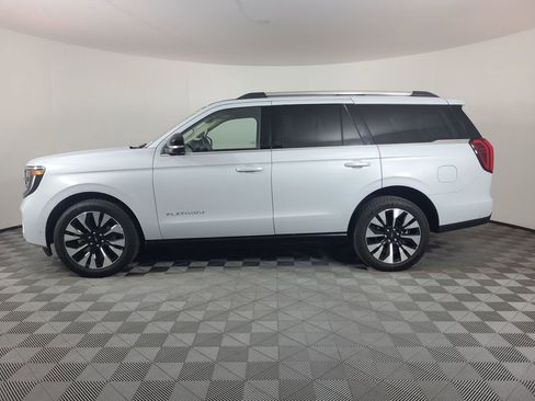 Used 2025 Ford Expedition Platinum w/ Driver's Package AWD/4WD image 6