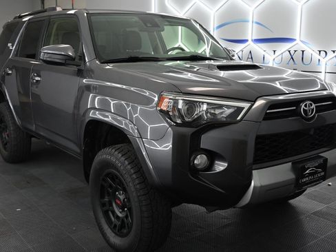 Used 2020 Toyota 4Runner TRD Off-Road image 5