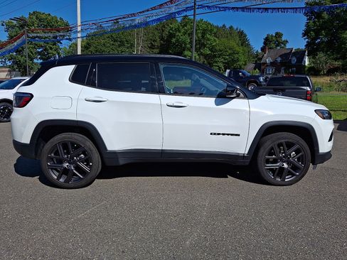 Used 2026 Jeep Compass Limited AWD/4WD image 7