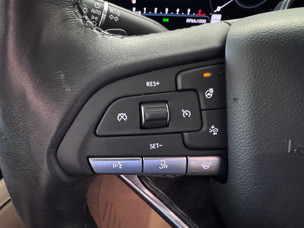 Certified 2024 Cadillac Escalade Premium Luxury AWD/4WD image 18