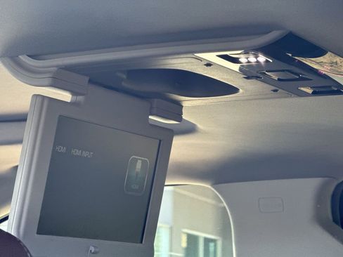 Certified 2020 Chevrolet Suburban Premier w/ Premier Plus Edition image 26