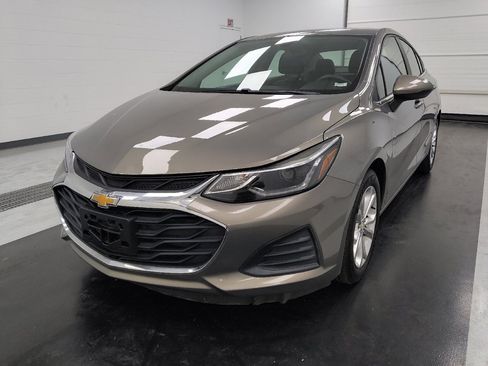 Used 2019 Chevrolet Cruze LT w/ Convenience Package FWD image 15