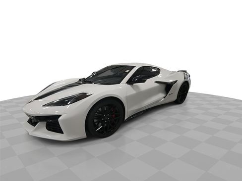 Used 2024 Chevrolet Corvette Z06 RWD image 4