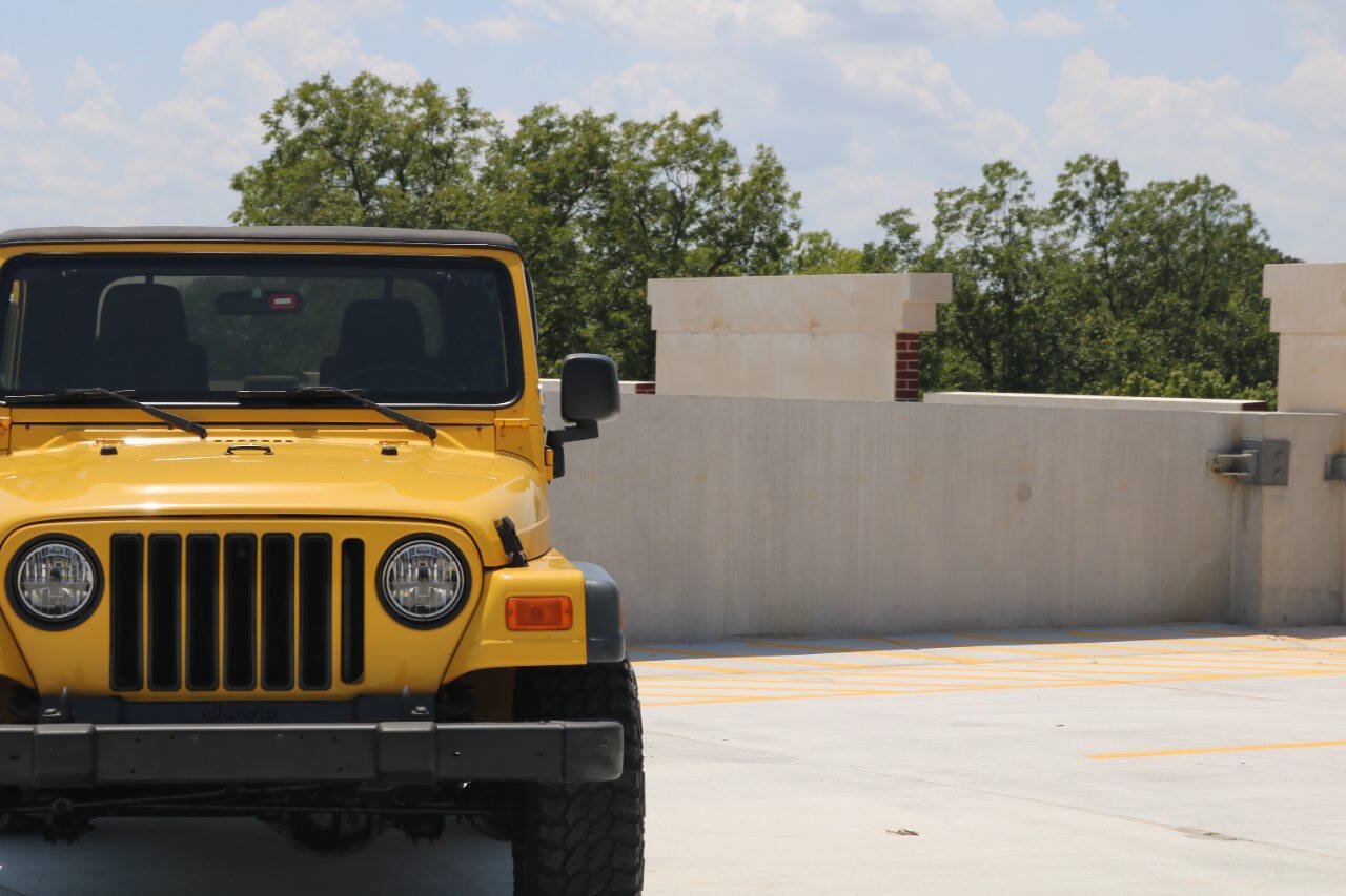 Used 2004 Jeep Wrangler X w/ Convenience Group AWD/4WD image 21