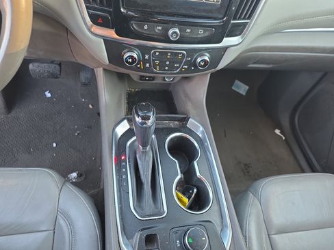 Used 2019 Chevrolet Traverse LT image 20