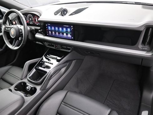 Certified 2026 Porsche Cayenne E-Hybrid AWD/4WD image 29