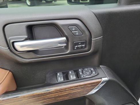 Used 2022 Chevrolet Silverado 2500 High Country w/ Z71 Off-Road Package image 16