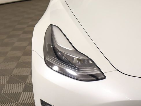 Used 2023 Tesla Model 3 Standard Range image 14