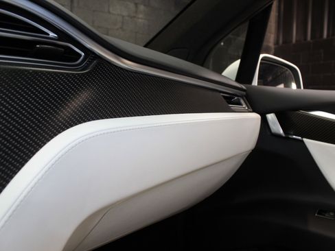 Used 2017 Tesla Model X 100D image 43