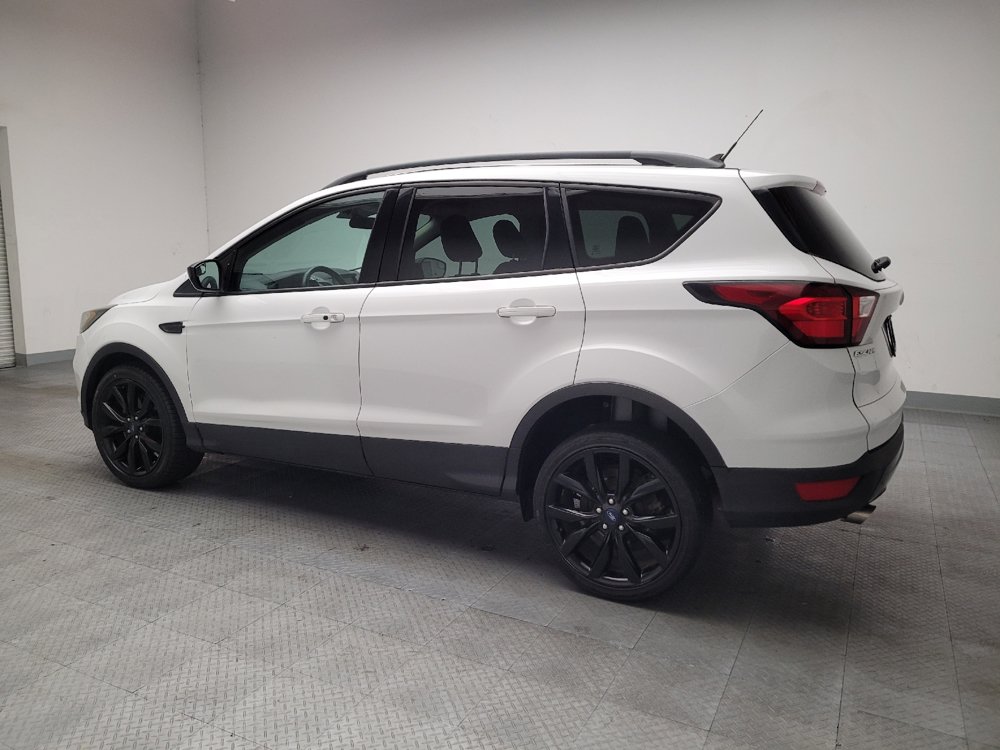 Used 2019 Ford Escape SE FWD image 3
