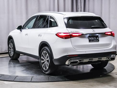 Certified 2025 Mercedes-Benz GLC 300 image 2