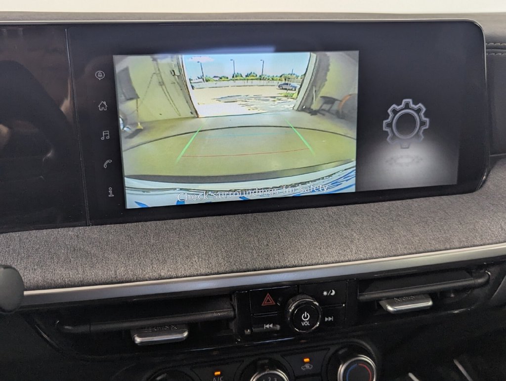 Used 2025 Nissan Kicks SV FWD image 22