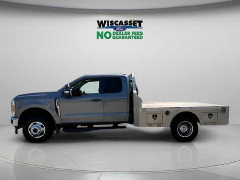Used 2023 Ford F350 XLT w/ XLT Value Package AWD/4WD image 2