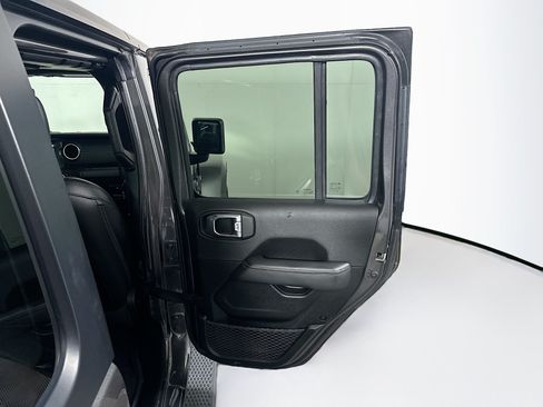Used 2023 Jeep Wrangler Unlimited Sahara AWD/4WD image 30
