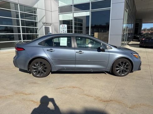 Used 2024 Toyota Corolla SE w/ SE Premium Package image 8