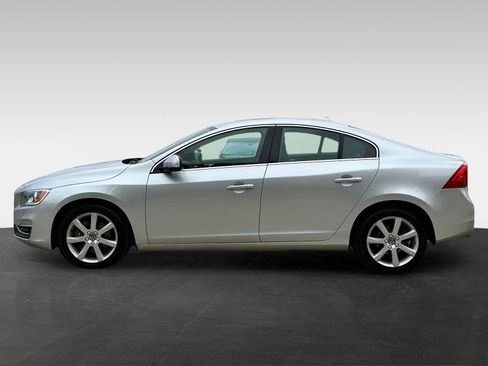 Used 2016 Volvo S60 T5 Premier image 4