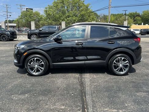 Used 2023 Buick Encore GX Select FWD image 2