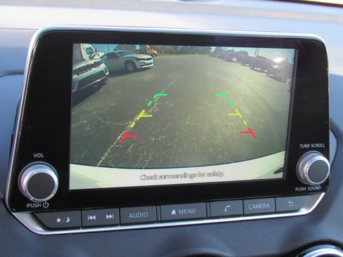 Used 2024 Nissan Sentra SV image 15