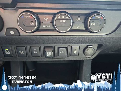 Used 2022 Toyota Tacoma TRD Off-Road w/ Technology Package AWD/4WD image 23