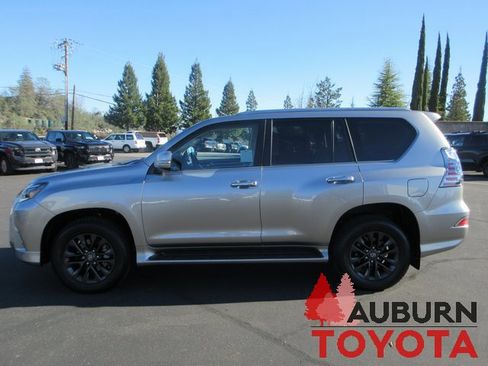 Used 2023 Lexus GX 460 Premium image 11