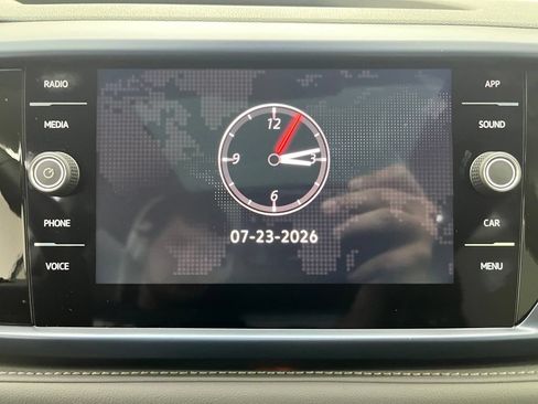 Used 2024 Volkswagen Taos SE w/ Panoramic Sunroof Package AWD/4WD image 27