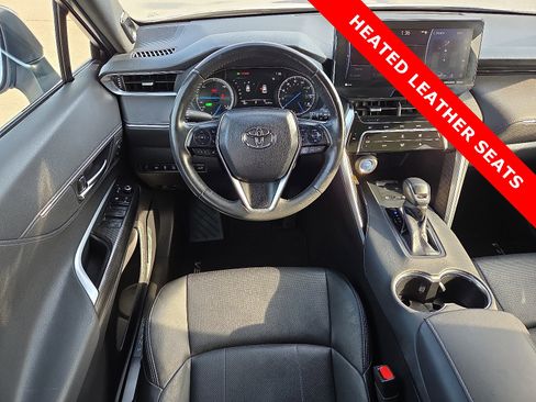 Used 2021 Toyota Venza Limited image 11