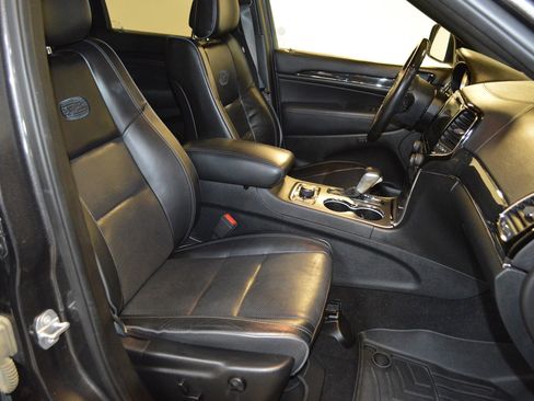 Used 2019 Jeep Grand Cherokee Overland image 11