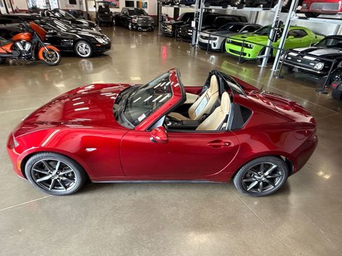 Used 2019 MAZDA MX-5 Miata RF Grand Touring w/ Interior Package image 50