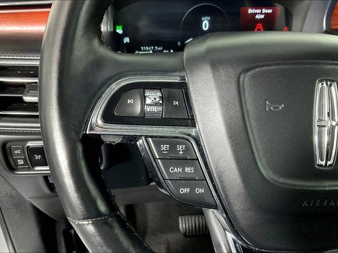Used 2023 Lincoln Nautilus Reserve image 27