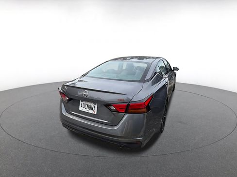 Used 2025 Nissan Altima 2.5 SR image 8